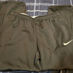 NIKE Thermafit Sweatpants Medium